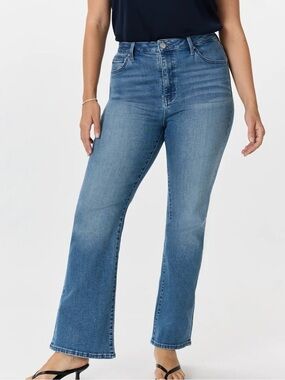 Quince Bella Stretch Kick Flare jeans Seaside Blue - Size 32 x 26” inseam